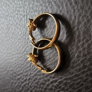 1273- Vintage clip on earrings